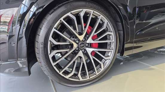 AUDI-Q8-2025