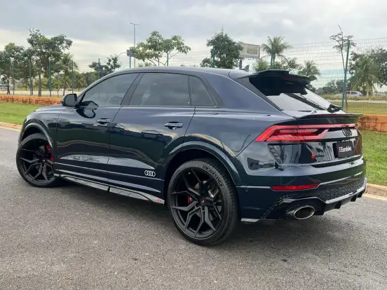 AUDI-RS Q8-2023