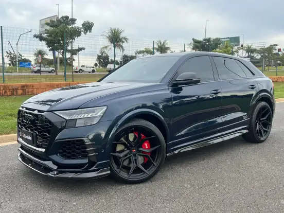AUDI-RS Q8-2023