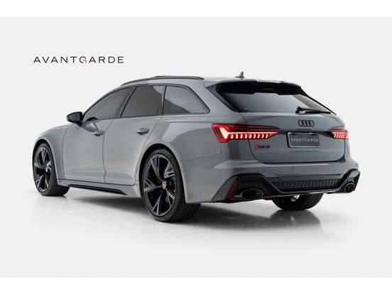 AUDI-RS6-2023