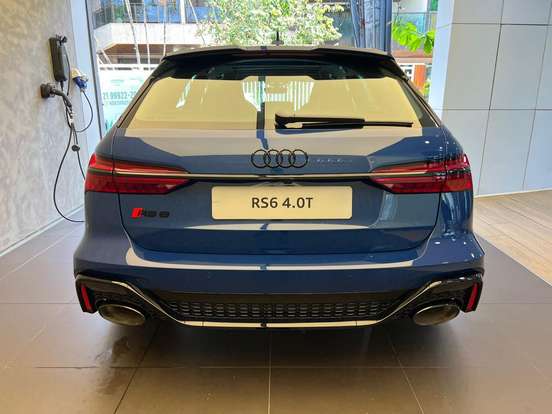 AUDI-RS6-2025