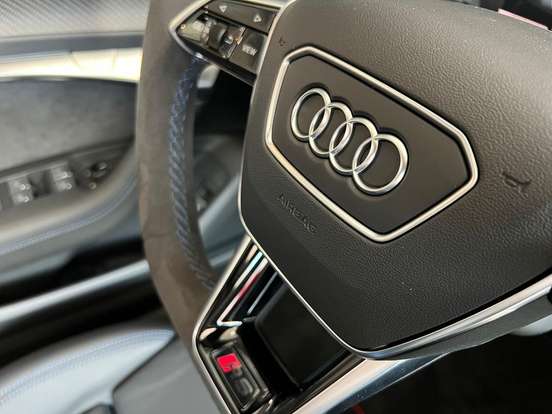 AUDI-RS6-2025