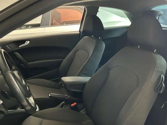 AUDI-A1-1.4 TFSI ATTRACTION 16V 122CV GASOLINA 4P AUTOMÁTICO AUDI-A1-2011