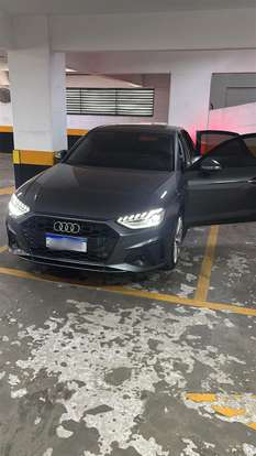 AUDI-A4-2022