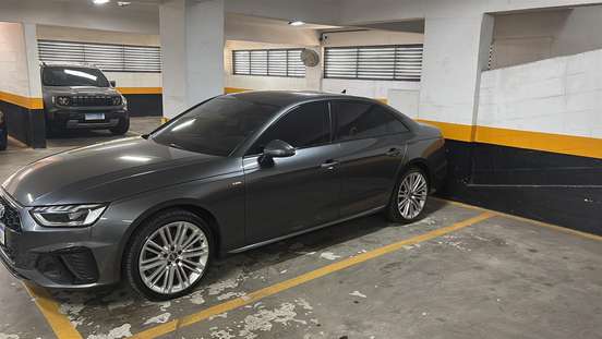 AUDI-A4-2022
