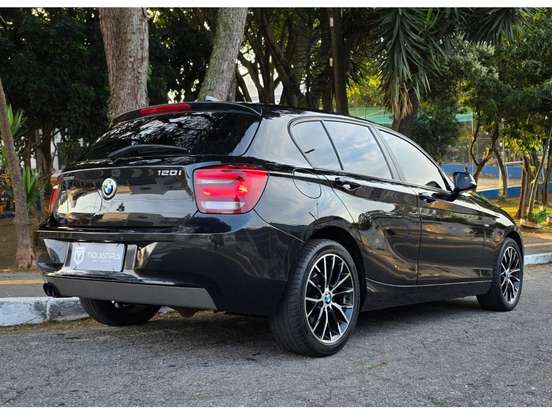 BMW-120i-2015
