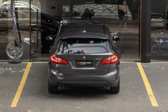 BMW-220i-2017