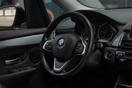 BMW-220i-2017