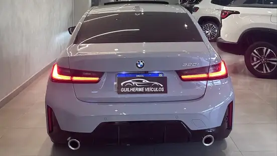 BMW-320i-2023