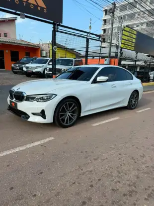 BMW-320i-2021