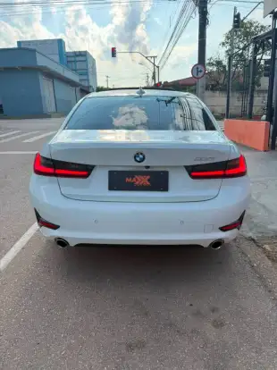 BMW-320i-2021