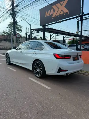 BMW-320i-2021