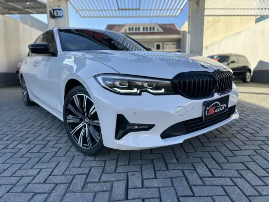 BMW-320i-2021