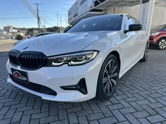 BMW-320i-2021