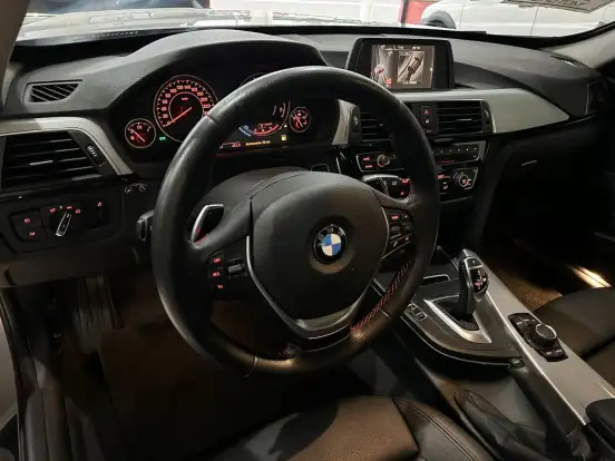 BMW-320i-2.0 SPORT 16V TURBO ACTIVE FLEX 4P AUTOMÁTICO BMW-320i-2016