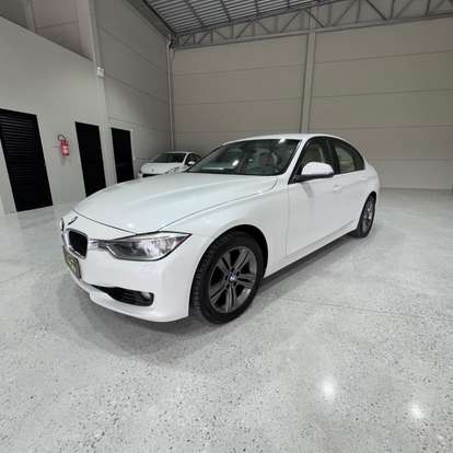 BMW-320i-2014