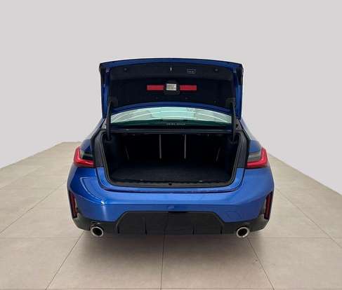 BMW-320i-2023