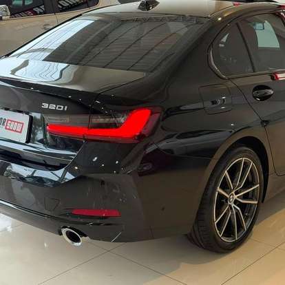 BMW-320i-2024