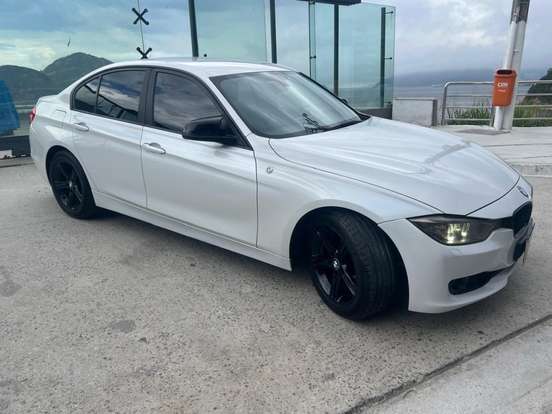 BMW-320i-2.0 16V TURBO GASOLINA 4P AUTOMÁTICO BMW-320i-2013