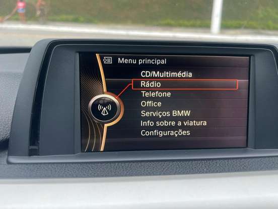 BMW-320i-2013