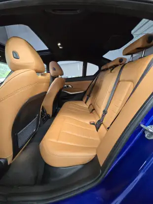 BMW-330e-2021