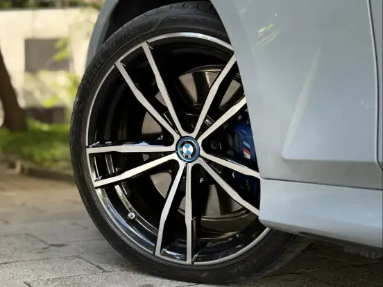 BMW-330e-2.0 16V TURBO HÍBRIDO M SPORT AUTOMÁTICO BMW-330e-2022