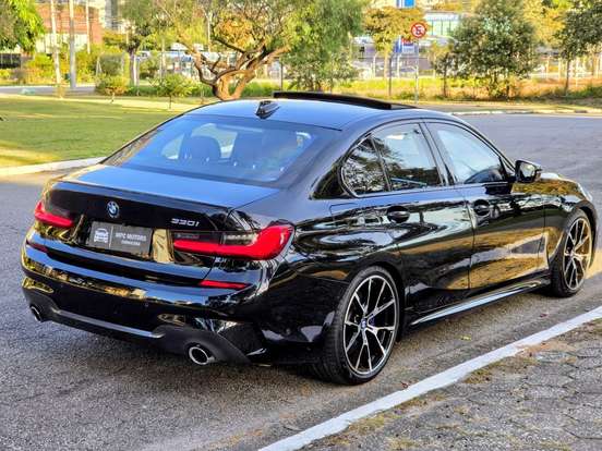 BMW-330i-2019