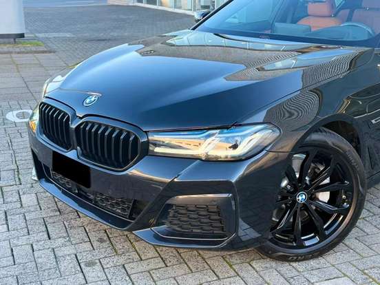 BMW-530e-2023