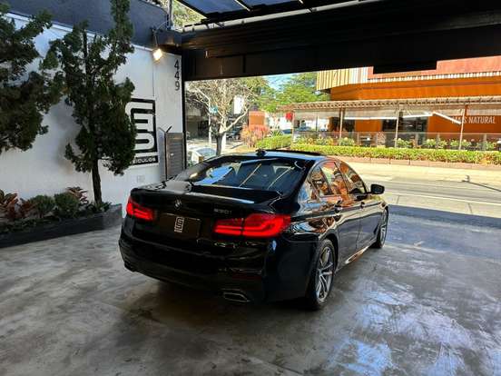 BMW-530i-2017