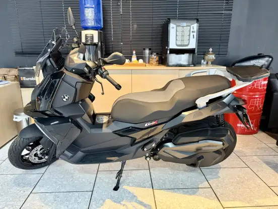 BMW-C 400 X-2025