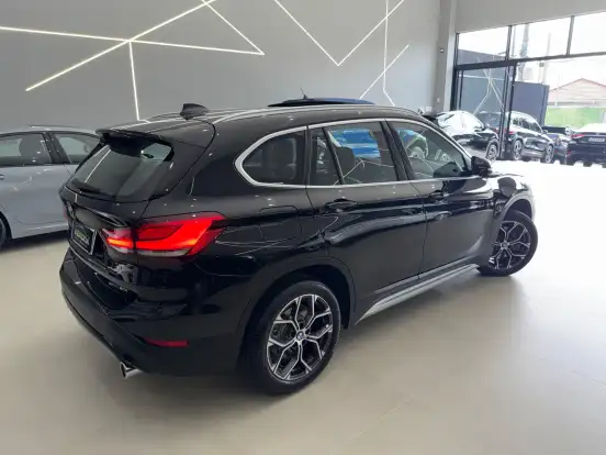 BMW-X1-2021