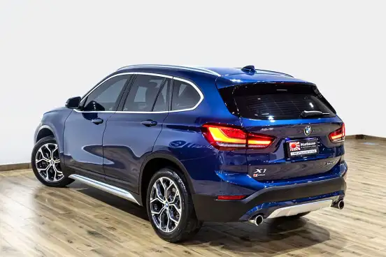 BMW-X1-2021