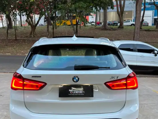 BMW-X1-2.0 16V TURBO GASOLINA SDRIVE20I X-LINE 4P AUTOMÁTICO BMW-X1-2017