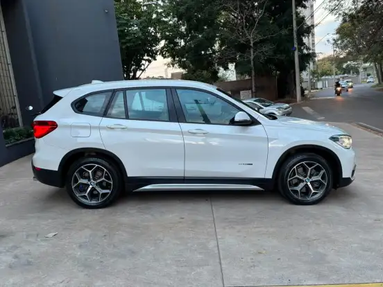 BMW-X1-2.0 16V TURBO GASOLINA SDRIVE20I X-LINE 4P AUTOMÁTICO BMW-X1-2017