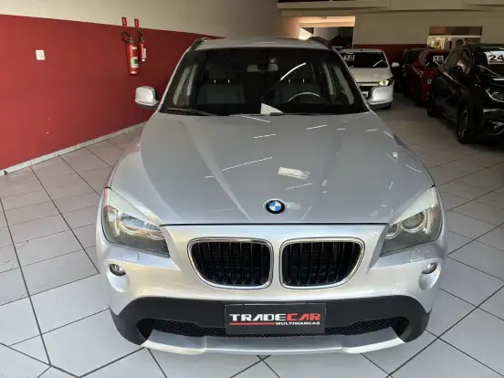 BMW-X1-2.0 18I S-DRIVE 4X2 16V GASOLINA 4P AUTOMÁTICO BMW-X1-2011