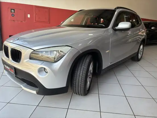 BMW-X1-2.0 18I S-DRIVE 4X2 16V GASOLINA 4P AUTOMÁTICO BMW-X1-2011