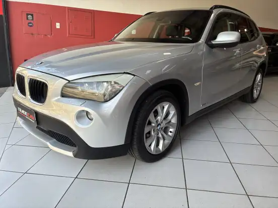 BMW-X1-2.0 18I S-DRIVE 4X2 16V GASOLINA 4P AUTOMÁTICO BMW-X1-2011