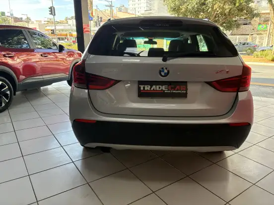 BMW-X1-2011