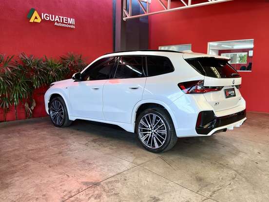 BMW-X1-2022