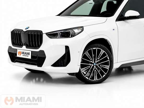 BMW-X1-2.0 16V TURBO GASOLINA SDRIVE20I X-LINE STEPTRONIC BMW-X1-2025