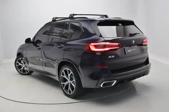 BMW-X5-2020