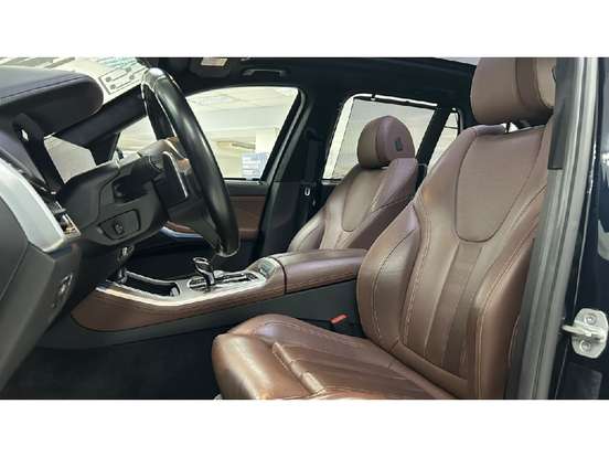 BMW-X5-2021