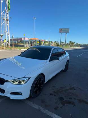 BMW-320i-2017
