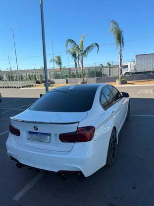 BMW-320i-2017