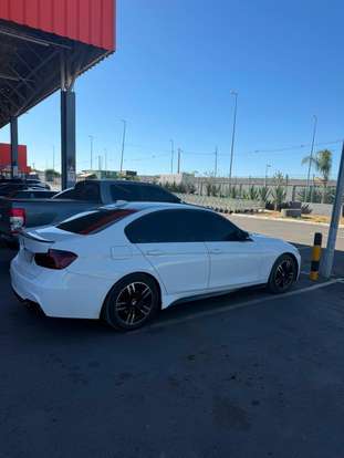 BMW-320i-2017