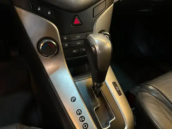 CHEVROLET-CRUZE-2013
