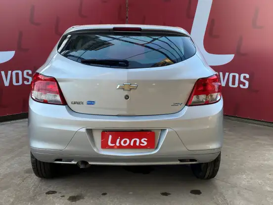 CHEVROLET-ONIX-2018