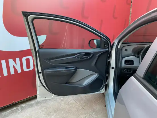 CHEVROLET-ONIX-2018