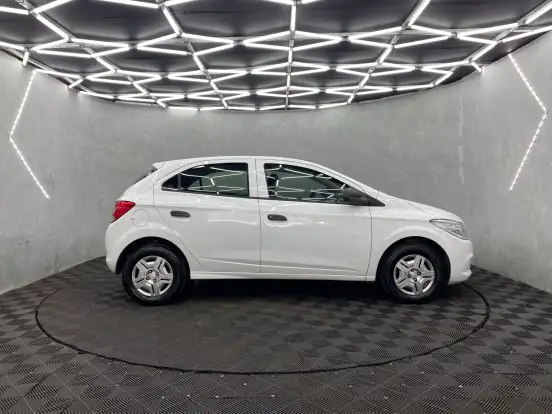 CHEVROLET-ONIX-2016