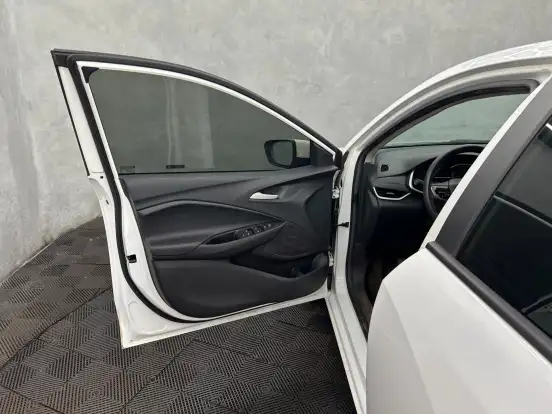 CHEVROLET-ONIX-1.0 TURBO FLEX PLUS LT MANUAL CHEVROLET-ONIX-2024